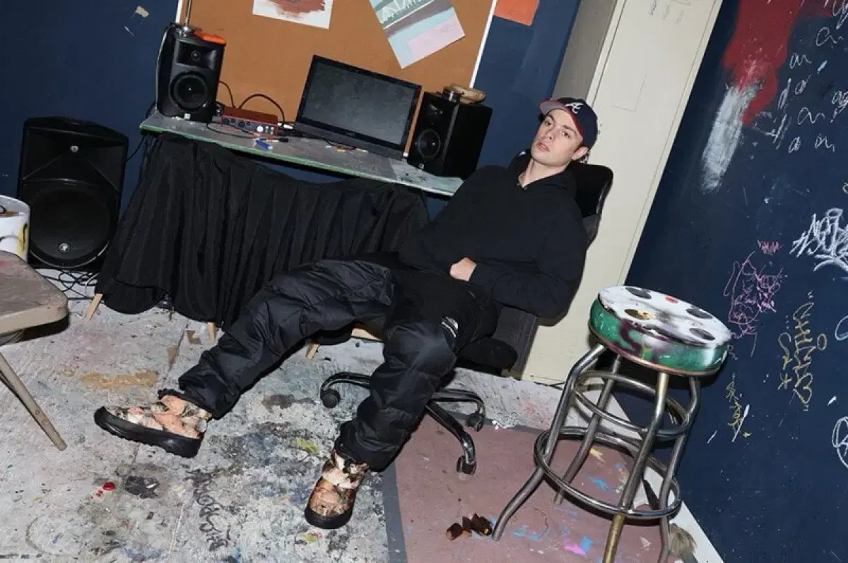 thumbnail-0